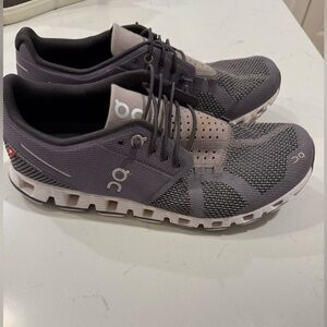 On Cloud Women’s Gray Shoes